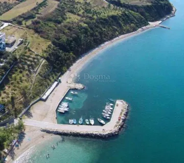 PRVI RED DO MORA – zemljište 2739 m²  - cover