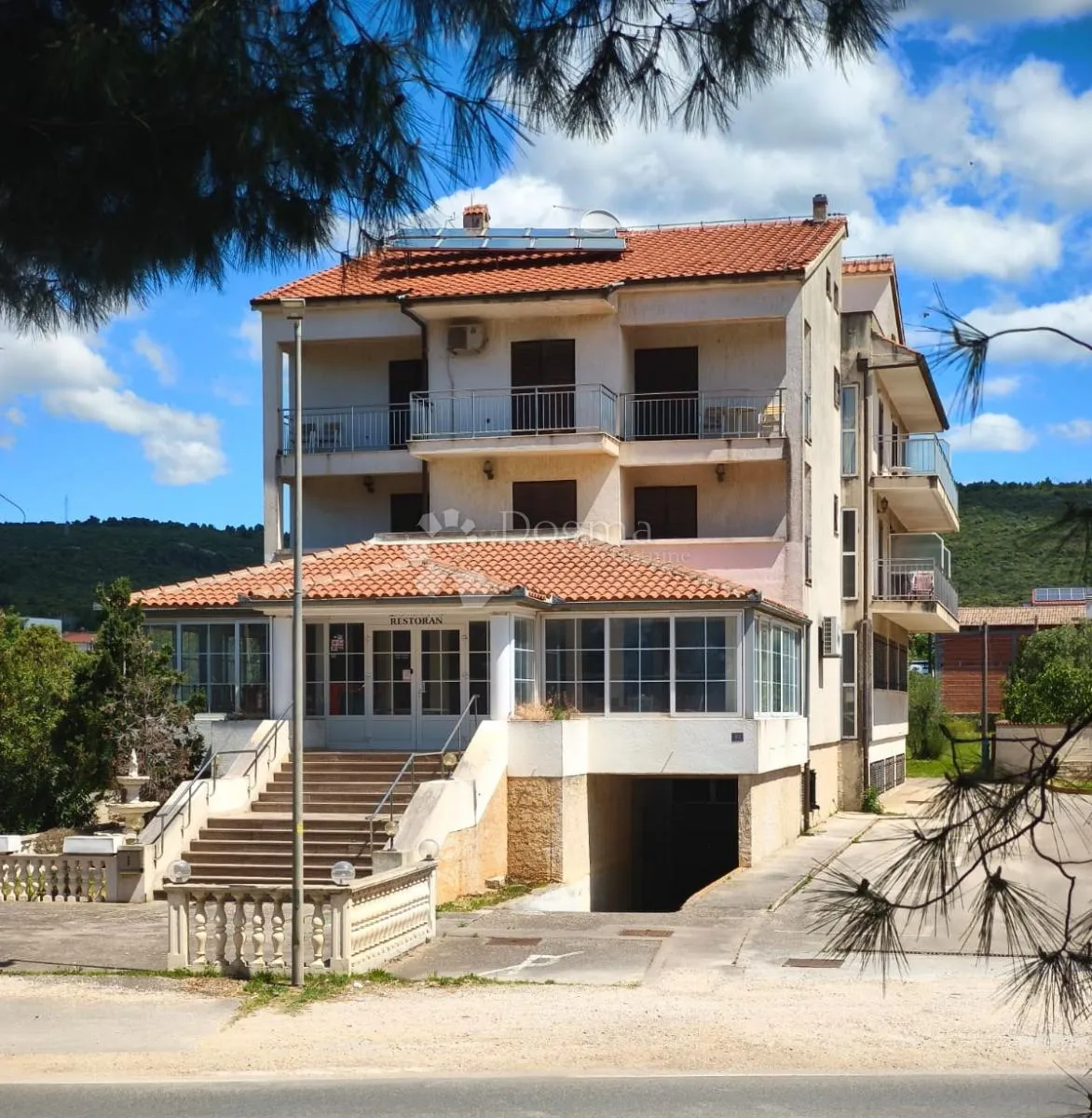 Sukošan - obiteljski hotel sa restoranom blizu mora - cover