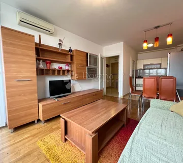 STAN U BLIZINI ARENE, ODMAH USELJIV - cover