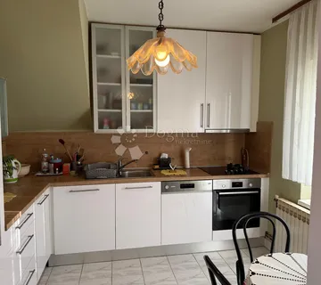 Šarmantna kuća sa solarnom elektranom - cover