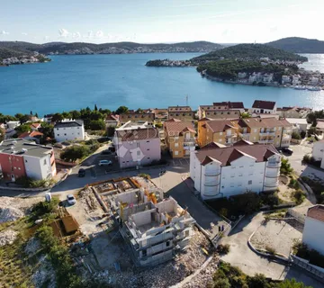 ROGOZNICA- STAN S POGLEDOM NA MORE z2 s3 - cover
