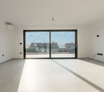 Višeetažni stan na 5 min od centra Opatije - cover