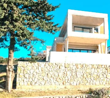 Villa s bazenom i pogledom na more - cover