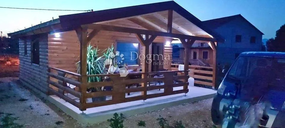 GRAĐEVINSKO ZEMLJIŠTE S KUĆOM OD 48 M2, PRIDRAGA - cover