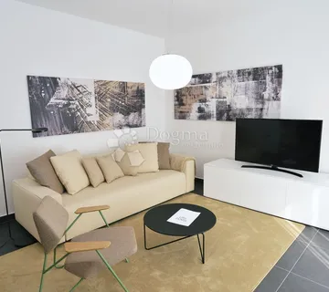 LOVRAN - Ekskluzivni stan 50 metara od mora - cover