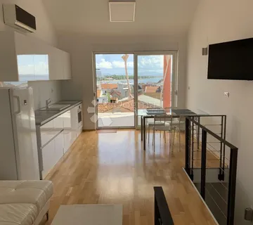 Kuća u centru Vodica s prekrasnim pogledom  - cover