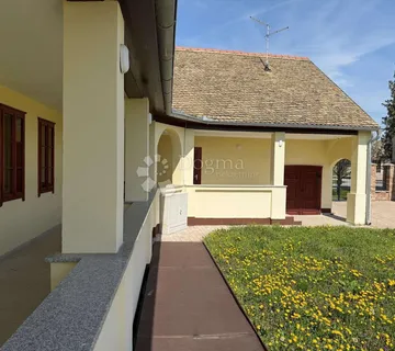 ERDUT - PREKRASNA AUTOHTONA KUĆA - cover