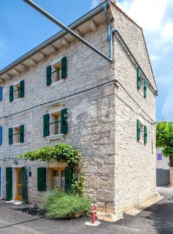 KANFANAR – dvije kamene kuće na mirnoj lokaciji  - cover