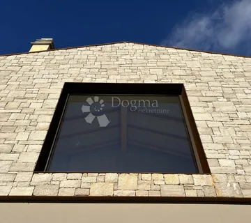 BALE – luksuzna vila s autohtonim štihom - cover