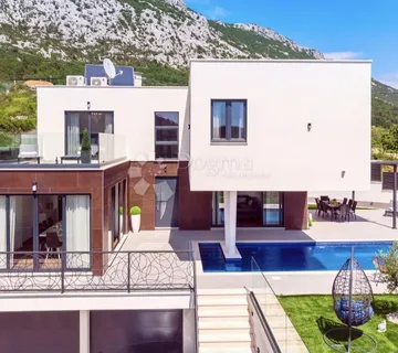 Prekrasna vila kod Omiša - cover