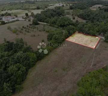 Svetvinčenat, atraktivno građevinsko zemljište s dozvolom! - cover