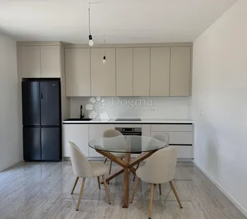 Moderna dvosobna novogradnja u Zadru – s namještajem - cover