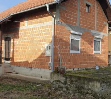 Obiteljska kuća - cover