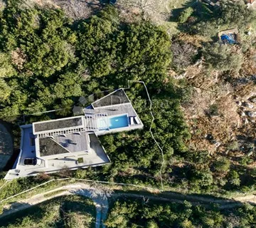 PRILIKA! Građevinsko zemljište s pogledom na more - cover