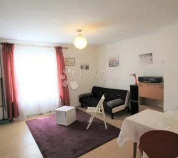 Top lokacija Trešnjevka – renovirana garsonjera s dvorištem - cover