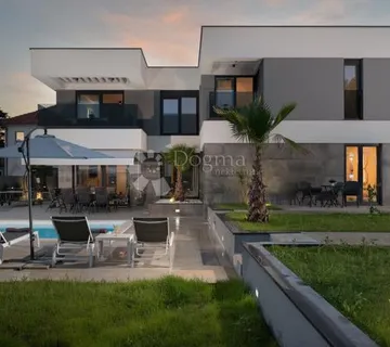 Luksuzna vila na prodaju u Zatonu, 500 m od mora - cover