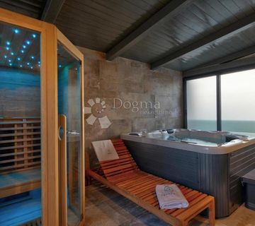 Nova villa s bazenom, saunom i jacuzzijem - cover