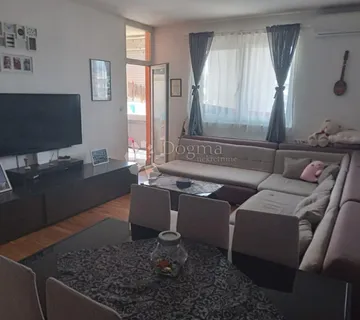 Svijetao trosoban stan s lođom - 75m2 - Novi Jelkovec - cover