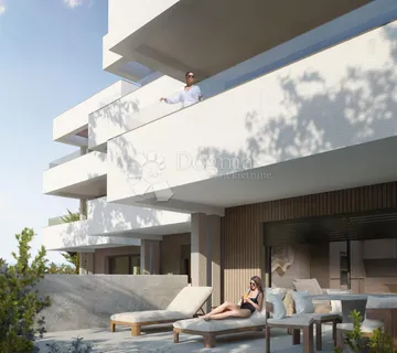 SB2 – Stan s vrtom i terasama - cover