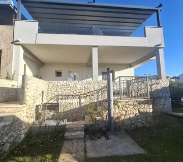 Kuća s bazenom  70 metara od plaže - cover