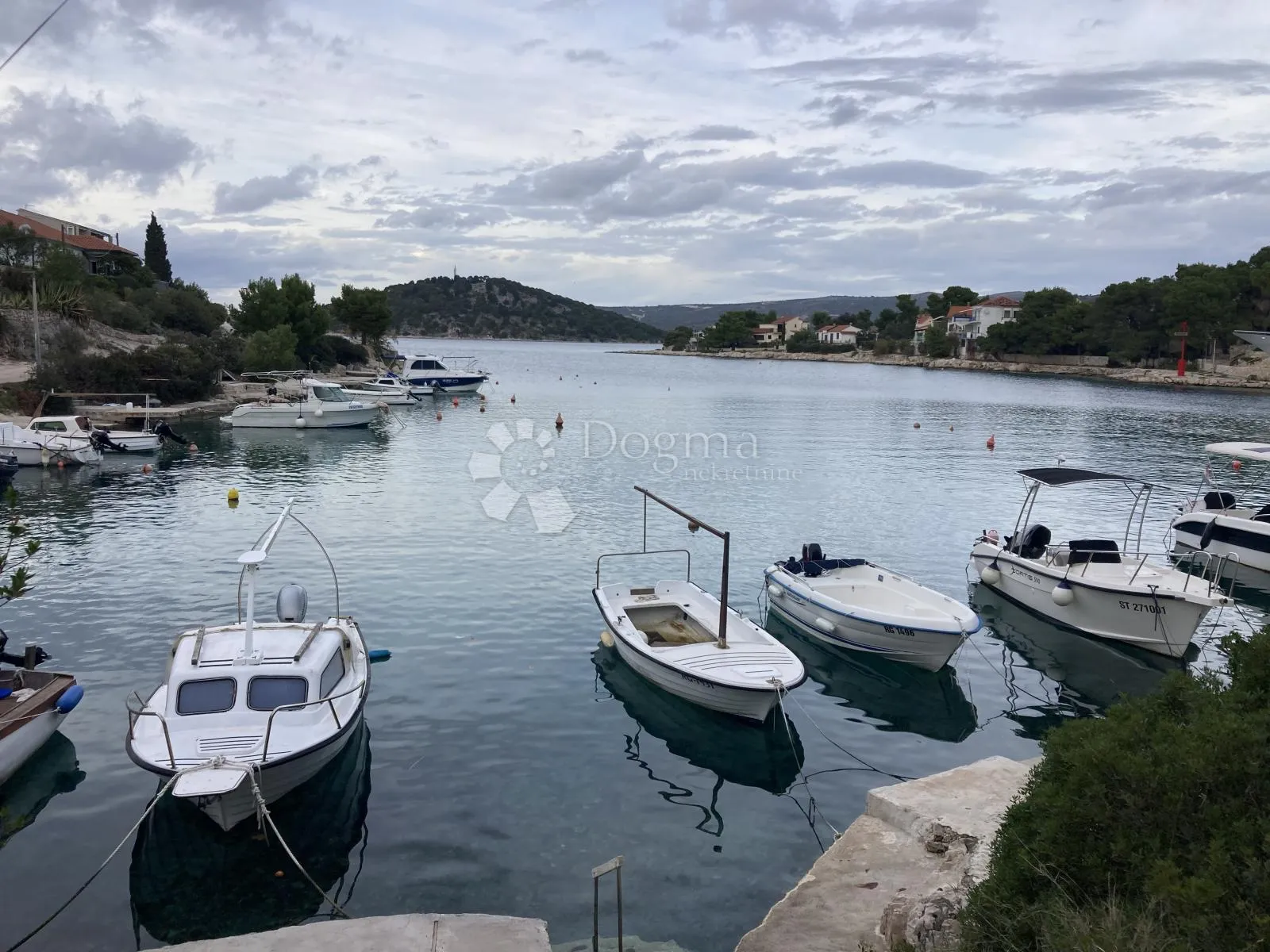 ZA INVESTITORE – Atraktivno građevinsko zemljište, s prekrasnim pogledom na more! - cover