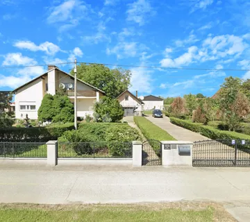 Obiteljska kuća s halama i velikom okućnicom – Suhopolje - cover