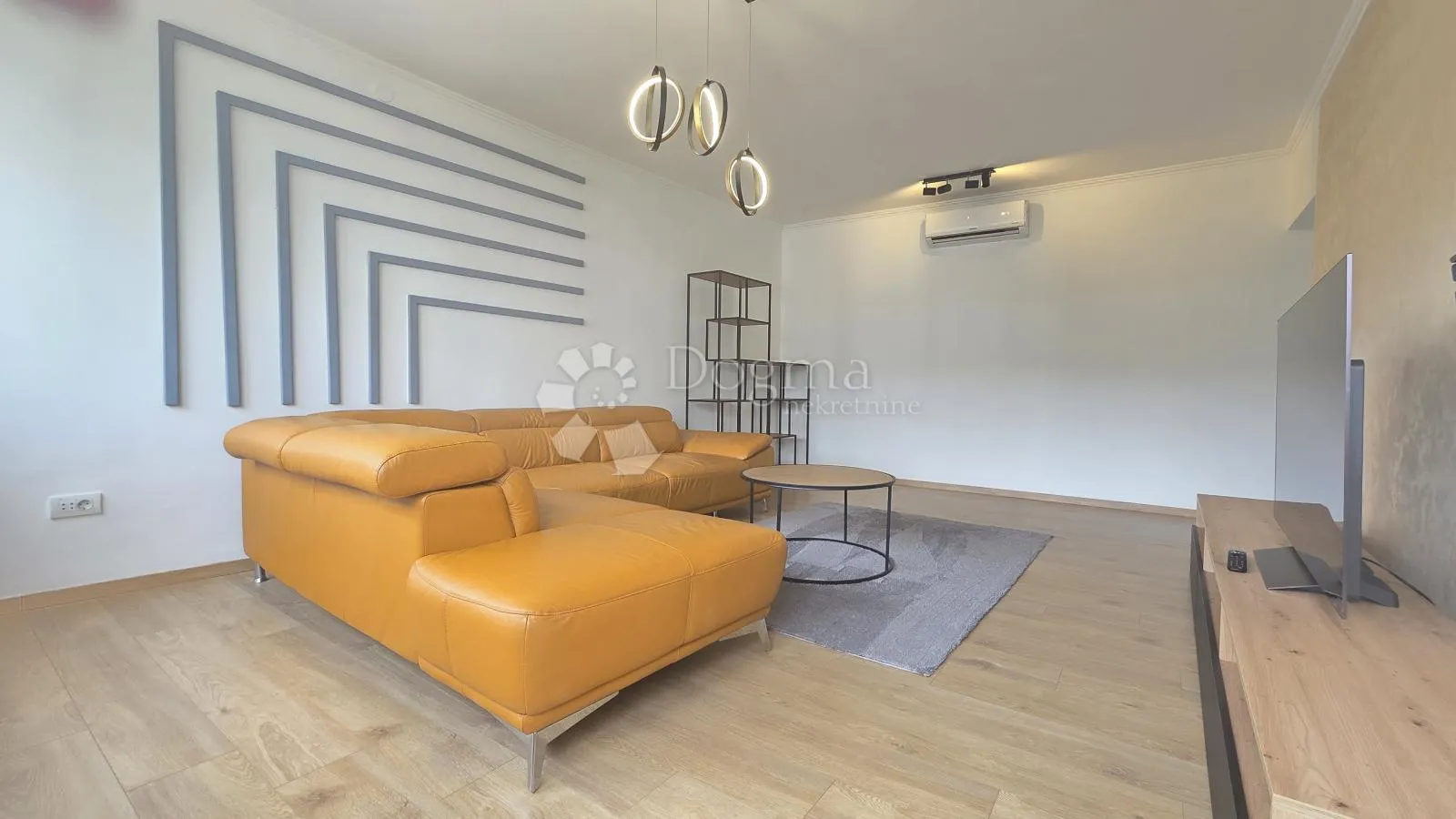 Moderno uređen stan za najam na Belvederu - cover