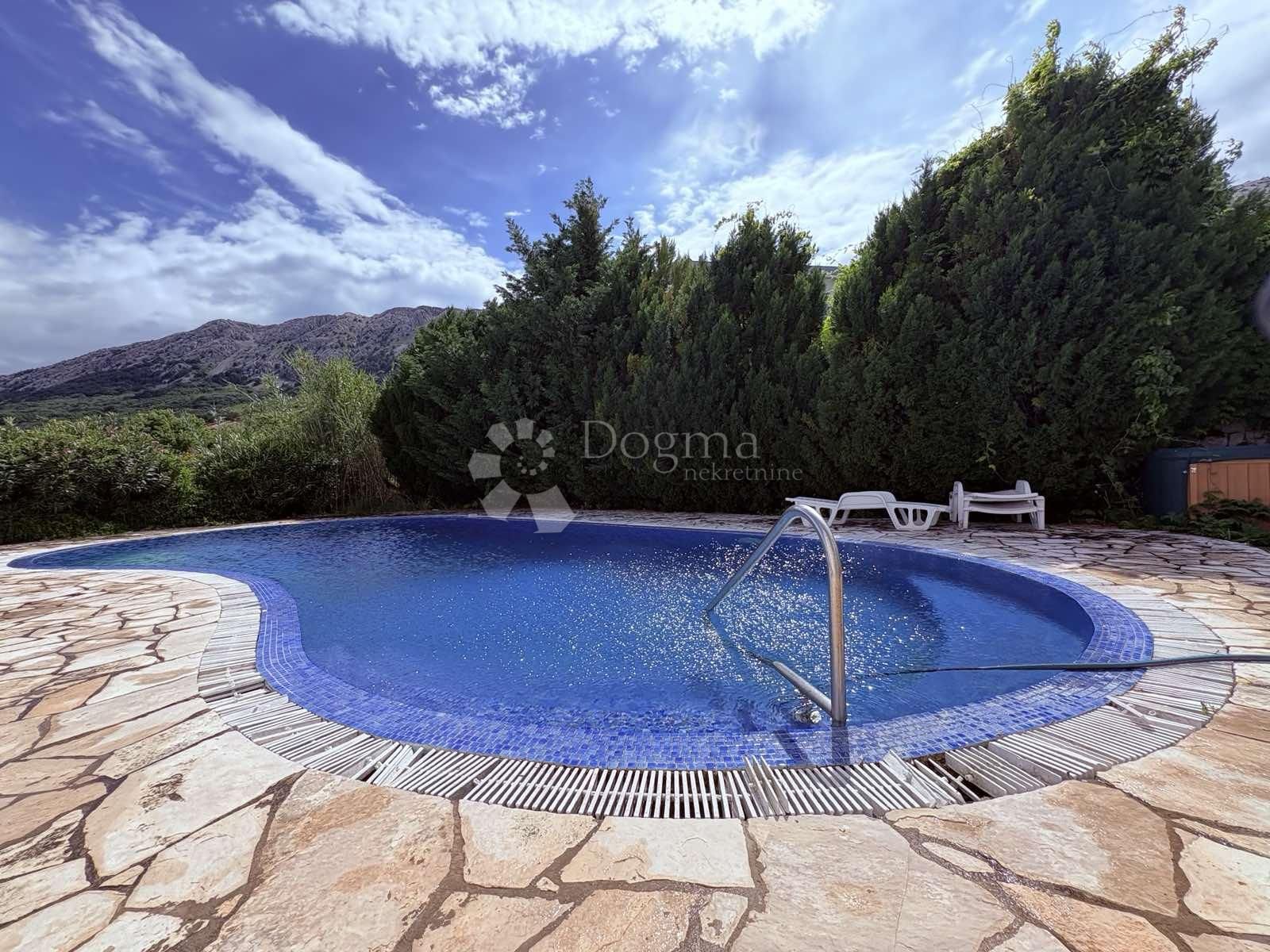 BAŠKA, APARTMAN U PRIZEMLJU - cover