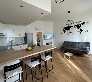 Podmurvice, potpuno adaptiran stan - cover