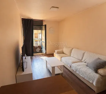 Sunčan trosoban stan južne orijentacije na traženom Mertojaku s velikim potencijalom - cover