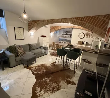 STROGI CENTAR – nasuprot Zrinjevca! Stan 30 m², TOP investicija za najam - cover