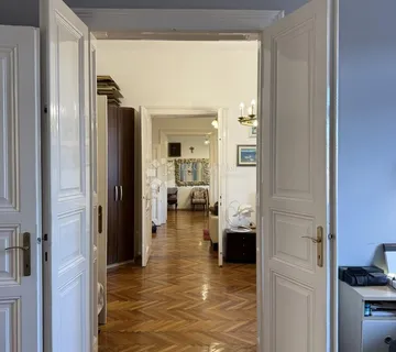 Kaptolski investicijski dragulj - cover