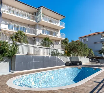 Ekskluzivno u Dogmi - najam atraktivnog stana sa magičnim pogledom  - cover