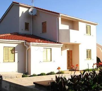 Molat - blizu mora - cover