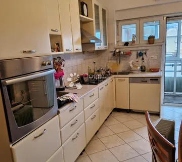 TRAJNI NAJAM STANA U CENTRU SPLITA - cover