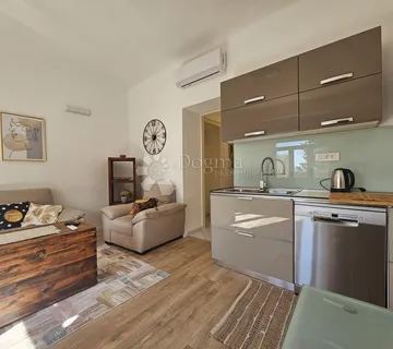 Dvosoban stan za najam! - cover