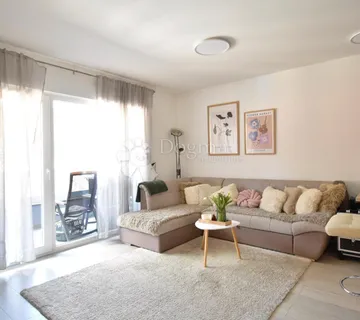 JEDNOSOBAN STAN S GARAŽOM - 500m od Pulske Arene - cover