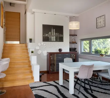 Ekskluzivan stan u Šestinama s pogledom na grad - cover