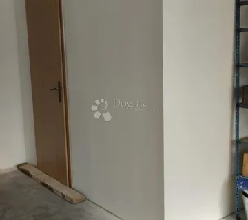 Bregi najam poslovnog prostora ili garaža za barke,suhi vez - cover