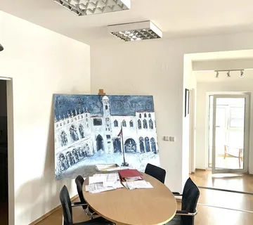 Prilika ! Prostrani i lijepi stan u Samoboru ! - cover