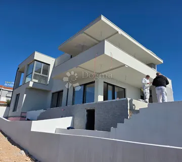 PRIMOŠTEN- VILLA S BAZENOM I PREDIVNIM POGLEDOM - cover