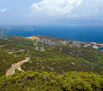 Poljoprivredno zemljište Jelsa 3400m2 - cover