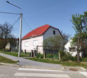 ČAGLIN - LIJEPA KUĆA USRED MJESTA - cover
