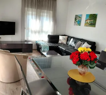 Dvosoban stan Makarska  - cover