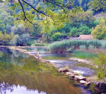 Impresivno imanje uz rijeku Koranu - cover