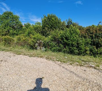 Građevinsko zemljište 660m2 – mirna zona - cover