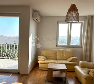 ROVINJ – topao, svijetao i funkcionalan stan - cover