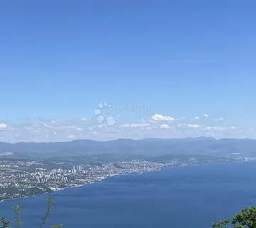 Kuća s okućnicom od 2.700 kvadrata - cover