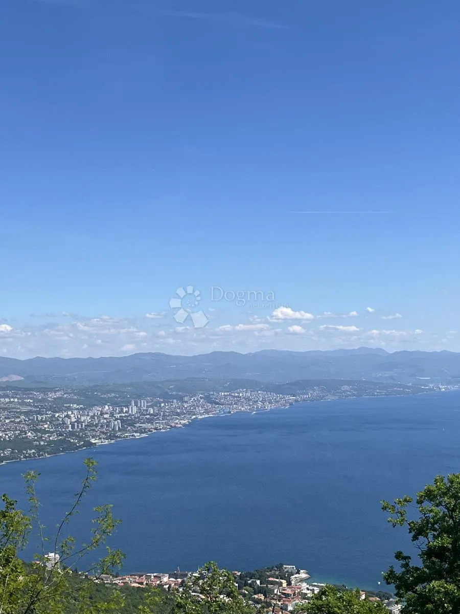 Kuća s okućnicom od 2.700 kvadrata - cover