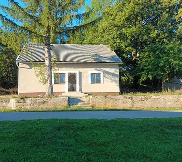 KUĆA MOGORIĆ GOSPIĆ - POTPUNO OBNOVLJENA - cover